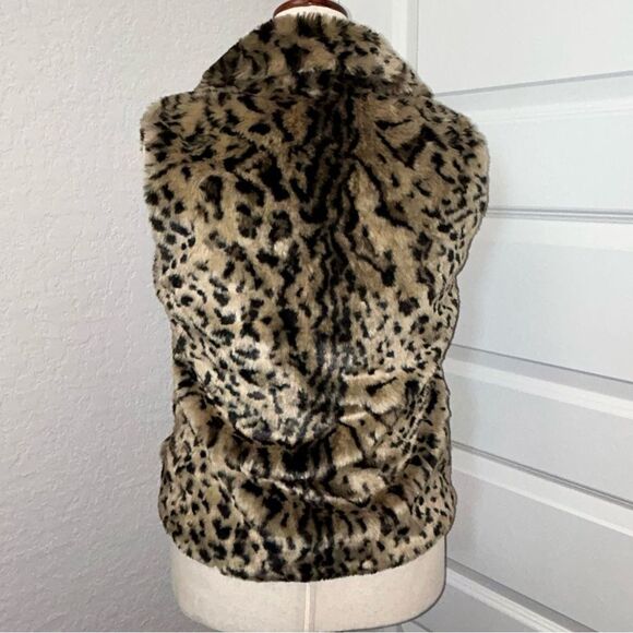 Jack Animal Print Faux Fur One Hook Closure Sleeveless Statement Vest - Picture 4 of 10
